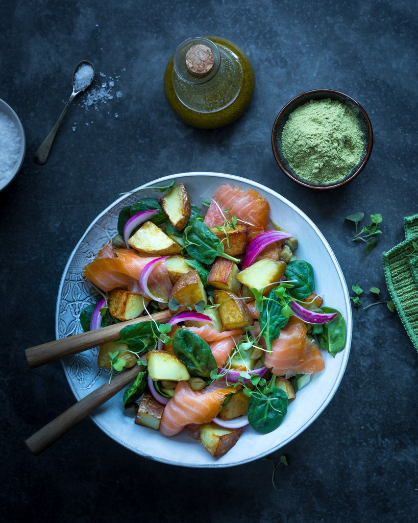 Insalata al Salmone Affumicato & Salsa alle Gemme di Abete