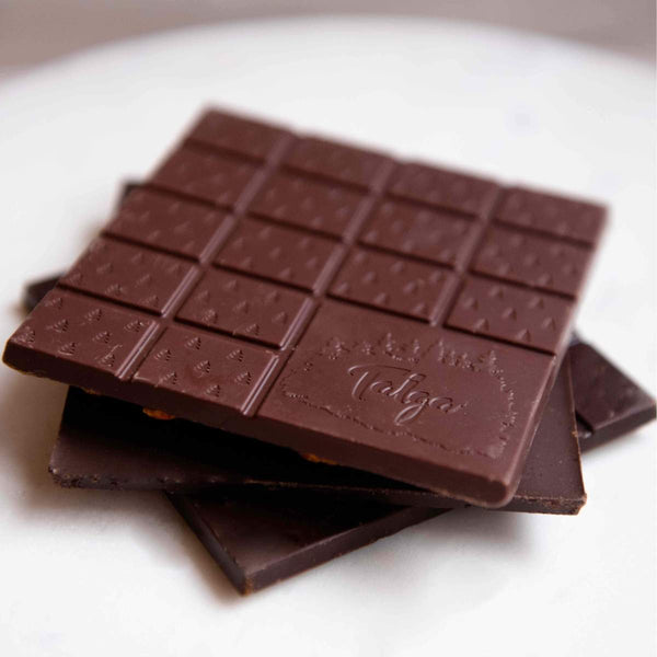 Cioccolato fondente al Olivello spinoso liofilizzato dalla Finlandia. Prodotto vegan, kosher & halal.